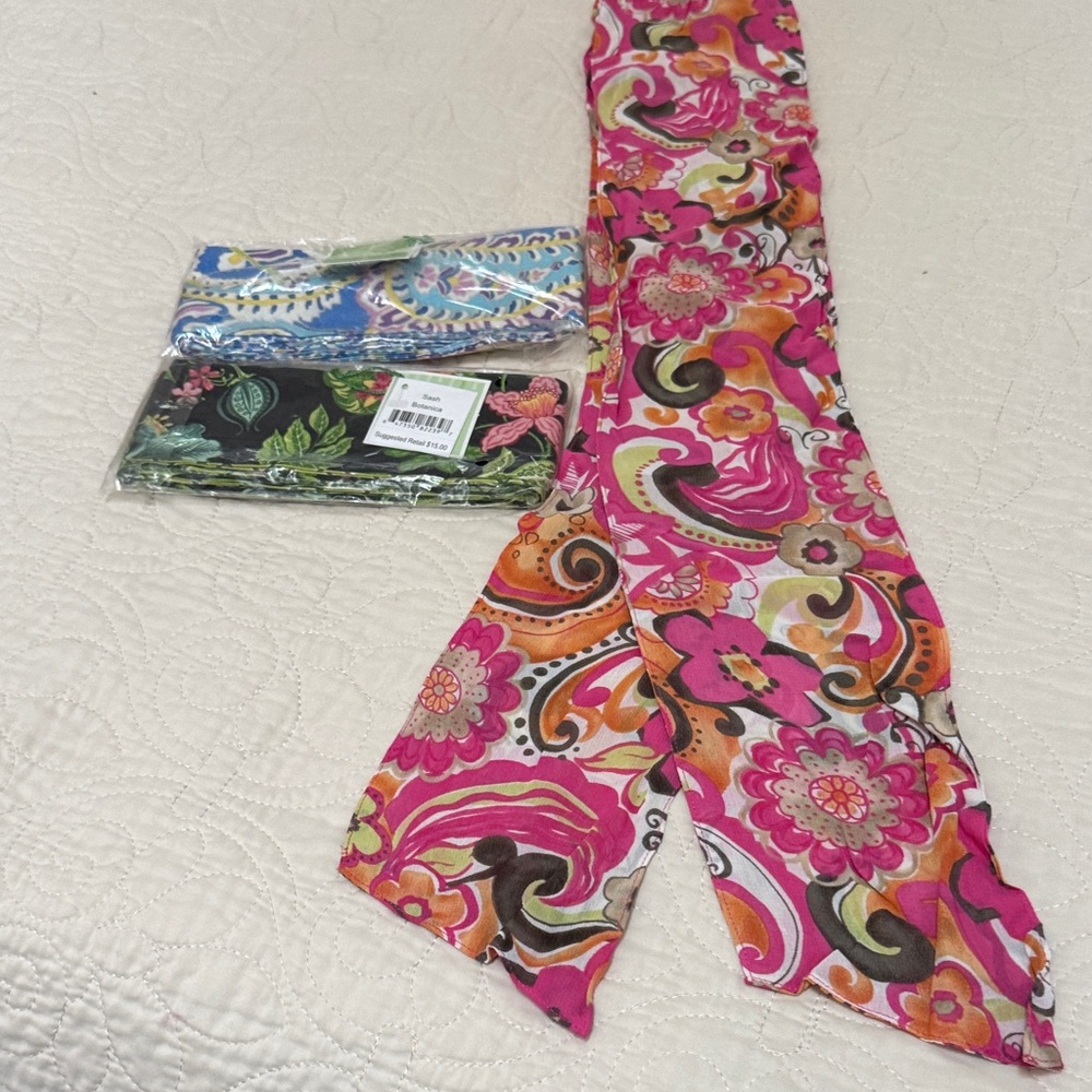Vera Bradley NIP MULTI COLOR Floral Scarves